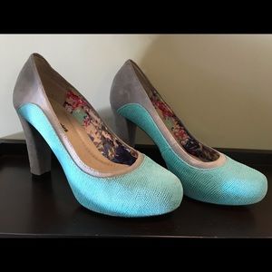 Hush Puppies, Beautiful Suede Shoes, Size 8